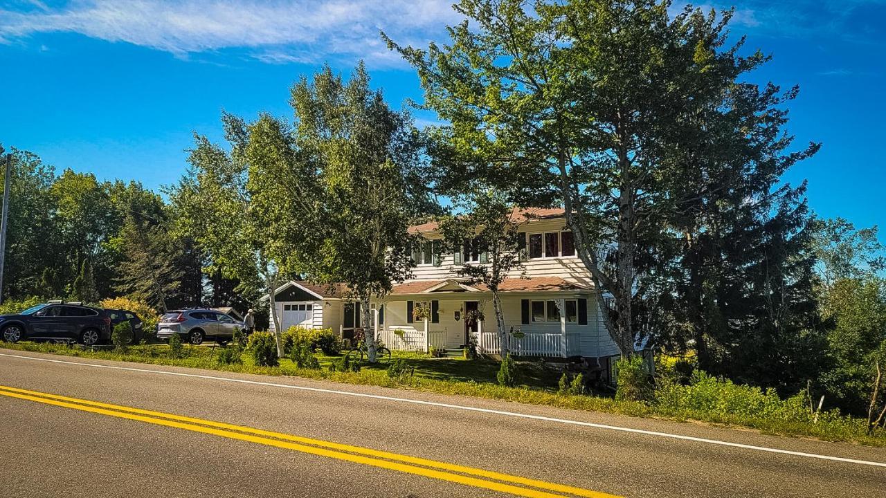 B&B Panorama St-Pierre-de-l'Île-d'Orléans Exterior foto